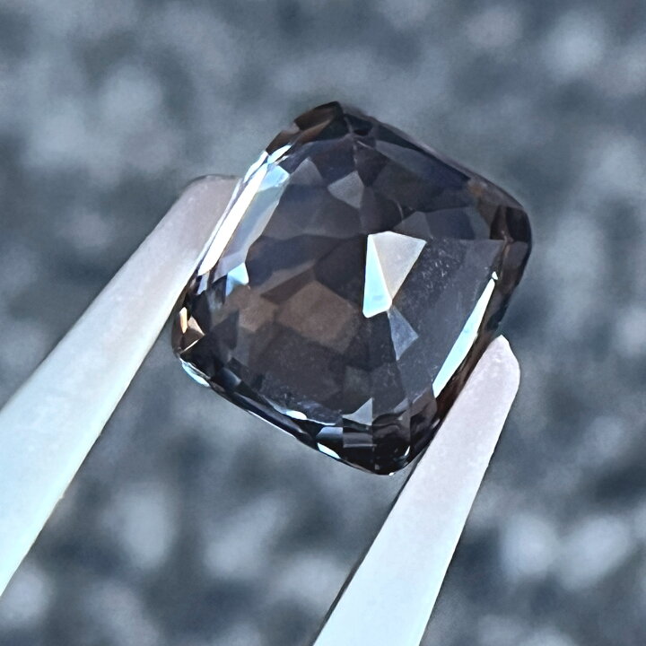 グレースピネル 2 55ct ルース バイオレットスピネル クッションカット スクエア 非加熱 ミャンマー産 2ctアップ グレースピネルルース 8月誕生石 裸石 希少石 レアストーン ルース 送料無料 RRJE MA BS 製品へのオーダー加工承ります アイマス