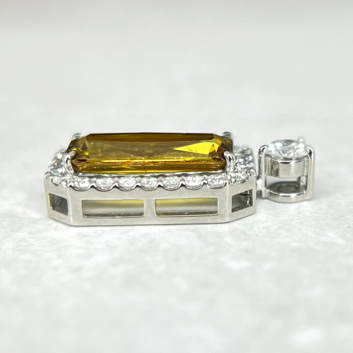 楽天市場】スフェーン 2.78ct ペンダントトップ PT950 プラチナ 
