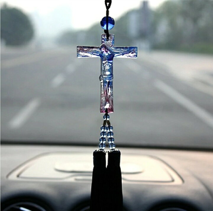 楽天市場 ルームミラー用 ガラス イエスキリスト 十字架 吊り下げ クロス キラキラ カーアクセサリー ガラス プレゼント 内装 飾り 車 雑貨 お守り 風水 車内アクセサリー バックミラー 装飾 ドレスアップ ヨーロッパ 西洋 Aio Online Store