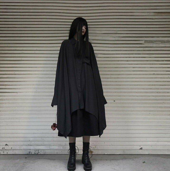 楽天市場 トップス ロングシャツ 変型 フレア ブラック 韓国ファッション ドレープ ロング フレア 黒 ブラック モード系 ゴシック ゴスロリ ロリータ フェミニン ビッグシルエット フリーサイズ モノクロ 変形 ゆったり オーバーサイズ 黒無地 Aio Online Store