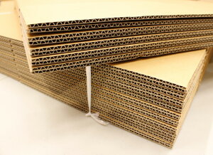 ダンボール箱120サイズ(無地×20枚)(450×350×330)中芯強化材質【送料無料あす楽日本製宅配用宅配箱段ボール持ち手付き梱包用通販用小物用ネットショップオークションフリマアプリ発送用宅配引越し引っ越し収納無地ケース】