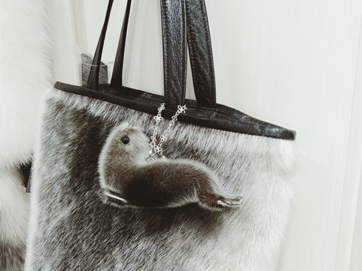 楽天市場】アザラシ バッグチャーム 置物 可愛い 送料無料 : 革製品と  