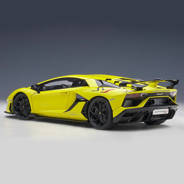 楽天市場】ミニカー 1/18 ランボルギーニ アヴェンタドール SVJ パール 