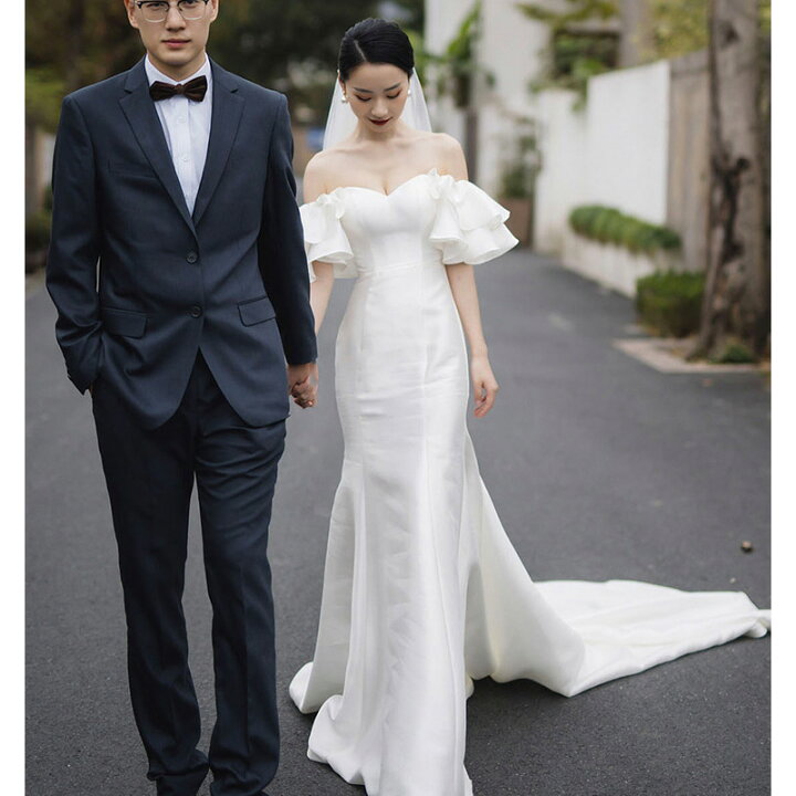 送料無料 ウェディングドレス 二次会ドレス ビスチェドレス 白 黒  