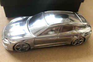 |VF 1/43 |VF ^CJ ^[{ S A~jE y[p[EFCgGenuine FACTORY Porsche Taycan Turbo S Aluminum Chrome model scale 1:43 Paperweight