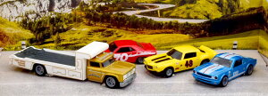 zbgEB[ v~A 1:64 [XZbg 70 _bW w~A65 tH[h }X^OA70 V{[ J}Ag O gbN@ZbgHot Wheels Premium 1:64 Going to Race Set 70´Dodge Hemi, 65´Ford Mu
