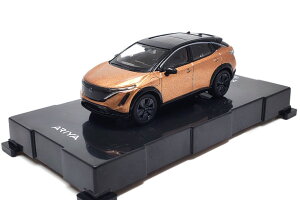 Y pEfB 1/64 Y AA _CLXgfJ[ 2022 ubN/S[h1:64 Nissan Ariya Die-cast Model Car 2022 Black&Gold