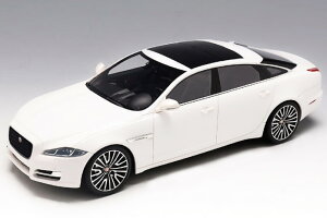 ���[�^�[�w���b�N�X 1/18 �W���K�[ XJL 2022 �p�[���z���C�g 66�����MOTORHELIX 1:18 JAGUAR XJL 2022 PEARL WHITE LIMITED 66 ITEMS