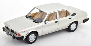 Cult Scale 1/18 At@I 6 2.5 ^Cv 119 1979-1983 Vo[Cult Scale 1:18 Alfa Romeo 6 2.5 Type 119 1979-1983 silver