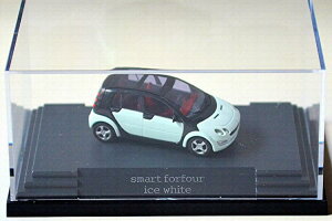 Busch 1/87 X}[g tH[tH[ 2004 - 2006 zCgBusch 1:87 Smart Forfour Construction year 2004 - 2006 white
