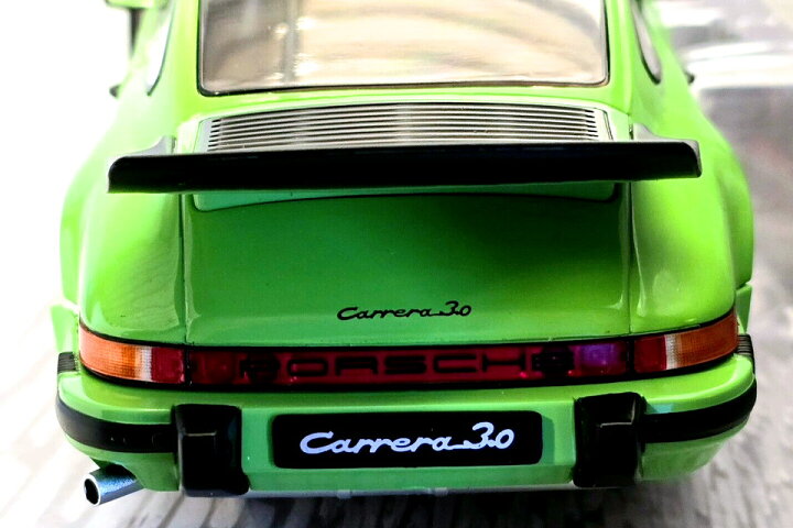 600-014 ソリド 1/18 ポルシェ 911 CARRERA 3.2