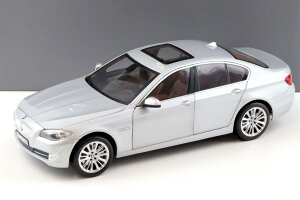 BMW���� �m���u 1/18 BMW 550i 5�V���[�Y F10 �Z�_�� �`�^���V���o�[���^���b�N �f�B�[���[�o�[�W���� �J��Norev 1:18 BMW 550i 5 Series F10 Sedan Titan silver metallic DEALER VERSION