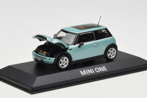 �~�j�`�����v�X 1/43 �~�j ���� ���C�g�O���[�� ���C�g�O���[�����[�t�t�� �J��Minichamps 1:43 Mini One Light Green with Light Green Rooftop
