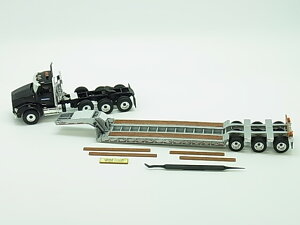 t@[XgMA 1/64 R}c gN^g[[ }bN OiCgfirst gear 1:64 KOMATSU Tractors&Trailers MACK GRANITE