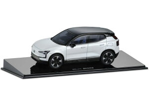 {{ mu 1/43 {{ EX30 NX^zCg fBXvCX^htNOREV 1:43 Volvo EX30 Crystal White with display stand