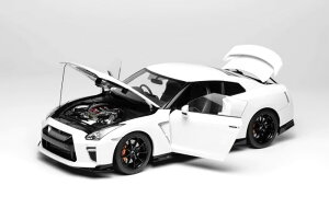 ���[�^�[�w���b�N�X 1/18 ���Y GT-R R35 �g���b�N �G�f�B�V���� �j�X�� 2020 �u�����A���g �z���C�g �p�[�� �J��MOTORHELIX 1:18 Nissan GT R GT-R R35 Track Edition Engineered By NISMO 2020 Brilliant White Pearl