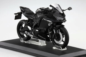�A�I�V�} 1/12 �J���T�L Ninja ZX-25R ���^���b�N�X�p�[�N�u���b�NAOSHIMA 1:12 Kawasaki Ninja ZX-25R Metallic Spark Black