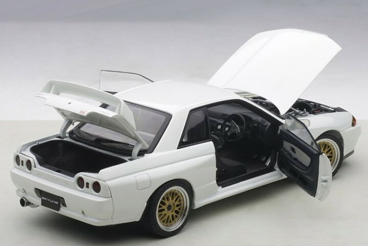 楽天市場】オートアート 1/18 日産 スカイライン GT-R R32 Vスペック 