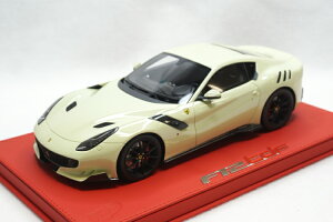 BBR 1/18 tF[ F12 TDF Cg~g O[ ubN CeAZbg bhfbNX U[x[X 5BBR 1:18 Ferrari F12 TDF in color light mint green with black interior set on red deluxe leather ba