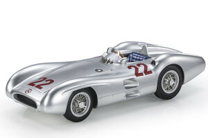 GP Replicas 1/18 ZfXxc F1 W196R Xg[Ci[ #22 tXGP 1954 V[P[XtGP-REPLICAS 1:18 MERCEDES BENZ F1 W196R STREAMLINERS N 22 GP FRANCE 1954 H.HERRMANN WITH SHOWCASE