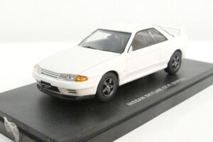 ���� 1/43 ���Y �X�J�C���C�� GT-R R32 �z���C�g RHD �_�C�L���X�g�J�[Kyosho 1:43 Nissan SKYLINE GT-R R32 WHITE RHD DIECAST CARS