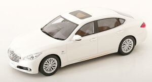  1/18 Y V[} nCubh 2015 zCg^bNKyosho 1:18 Nissan Cima Hybrid 2015 white metallic