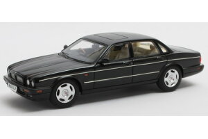 �}�g���b�N�X 1/43 �W���K�[ XJR X300 1994 �u���b�N 100�����Matrix 1:43 Jaguar XJR X300 1994 BLACK LIMITED 100 ITEMS