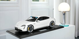 ミニチャンプス 1/8 ポルシェ タイカン ターボ S 2020 ホワイト 99台限定Minichamps 1/8 Porsche TAYCAN TURBO S 2020 WEISS limited: Only 99 copies