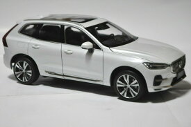 オートファクトリー 1/18 ボルボ 特注 XC60 リチャージ 2022 ホワイト 開閉Auto Factory 1:18 Volvo XC60 Recharge 2022 White