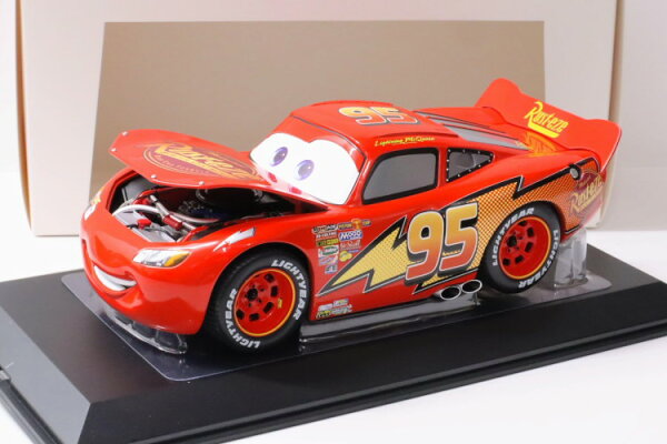 シュコー 1/18 ディズニー ピクサー ライトニング マックィーン 映画 カーズ 2006  Schuco 1:18 Disney Pixar Lightning McQueen from the movie Cars 2006 mit Vitrine