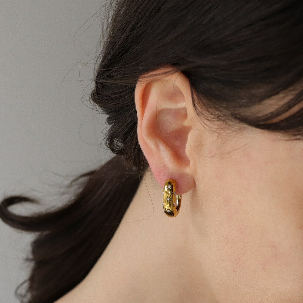 【10%OFFクーポン配布中】P249 ピアス キャッチレス 金属アレルギー対応 フープ フープピアス キラキラ 星 スター 八芒星 ぷっくり おしゃれ ギフト プレゼント シンプル カジュアル パーティー つけっぱなし - メイン画像 2