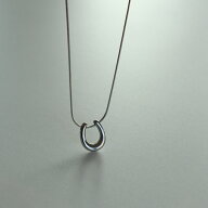 【1000円均一SALE 2530円→1100円】N025 ネックレス サージカルステンレス U字 ホースシュー ニュアンス …