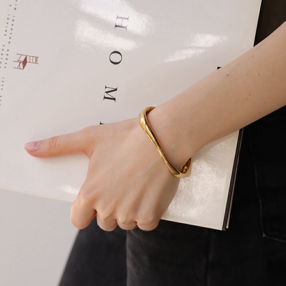 N213ステンレスバングルゴールドステンレス316Lおしゃれレディース女性ギフトプレゼントデイリーアレルギー対応金アレジュエリーシンプル大ぶりajiro
