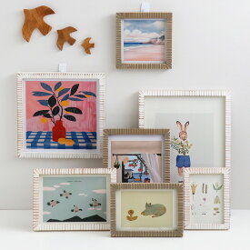 木製 フォトフレーム 彫り加工 ホワイト ベージュ [ L判 / ポストカード / 2L判 / A5 / A4 / 120×120 / 200×200 ] 写真立て 額縁 額 軽量 アクリル 天然木 ウッド フレーム ポスター アート インテリア 雑貨 壁掛け 置き型 兼用 はがき おしゃれ ギフト プレゼント