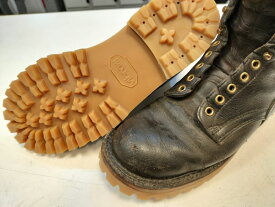 【ビブラム 100 ハニーソール】靴修理 ブーツ修理 REDWING DANNER Chippew レッドウィング ボブソール レッドウイング ダナー vibram 100 ホワイトソール 張り替え 納期早い 登山靴 ロガーソール 自分で 修理できない方　あめ色　ベージュ