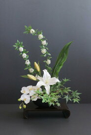 カサブランカ×胡蝶蘭×コデマリ 和風スタイル（造花）