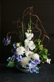 ホワイトダリア×ブルーハイドレンジア　和風スタイル（造花）