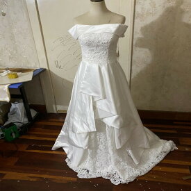高品質！ウエディングドレス オフホワイト オフショル 3D立体レース刺繍 結婚式/披露宴/挙式