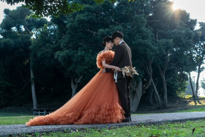楽天市場】実例写真！カラードレス パフスリーブ 披露宴/結婚式 
