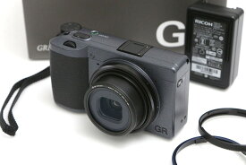 【中古】【良品】リコー RICOH GR IIIx Urban Edition CA01-B4357-2P3 デジカメ コンデジ APS-C ローパスフィルターレス 中古
