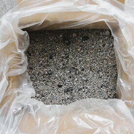 【訳あり】【粒状（2~20ミリ）】草木灰16kg【国産】【楢・樫・クヌギ　広葉樹100%】農業　家庭菜園　肥料　[窒素0.04% リン酸2.3% カリ6.1%]【ph10~12】木灰を1ミリ目の篩（ふるい）に掛けた後の残り粒です。