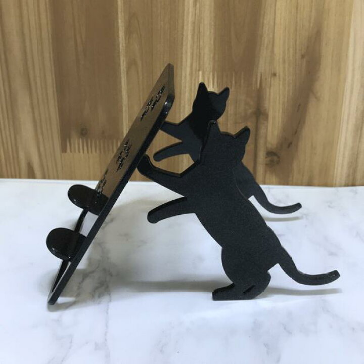 楽天市場 スマホスタンド 猫 送料無料 日本製 おしゃれ 可愛い 贈り物 ギフト 誕生日 お祝い 立ち猫 ワンピースタイプ の立ったネコちゃんが スマホ Iphoneスマホ Iphone を支えます 鉄製 安定感があり スマートフォン アイフォン アンドロイド アイパッド も大丈夫