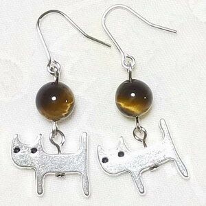 タイガーアイ 虎目石 猫ねこちゃん シンプルピアス ゆらゆらピアス 天然石ピアス パワーストーン 良質天然石 両耳ピアス チタンフック/樹脂フック/樹脂イヤリング/キャッチタイプ変更