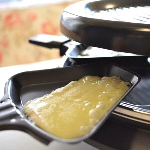 ラクレットチーズ 約380g前後 （3-5人前程度） チーズのみ（ナチュラルチーズ） スイス産 切って焼くだけ簡単！ クール便発送 チーズ料理 焼きチーズ