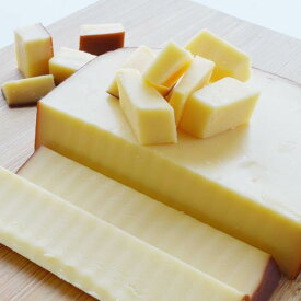 スモークチーズ プレーン スライス 約300g前後 オランダ産 ナチュラルチーズ クール便発送 Smoked cheese チーズ料理 おつまみチーズ