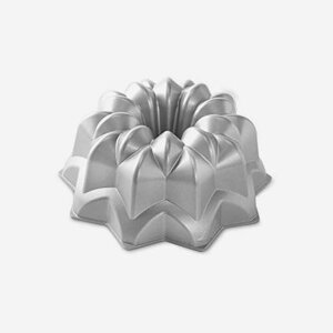 P[L^ pĂ^ Ă^ َq [[^ v^ mfBbNEGA ٓ ogP[L Be[WX^[ Nordic Ware Vintage Star Bundt Pan