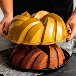 P[L^ pĂ^ Ă^ َq ogP[L [[^ v^ ٓ ogP[L mfBbNEGA@ Nordic Ware 75th Braided Bundt Pan 75N Ajo[T[ uCfbh o
