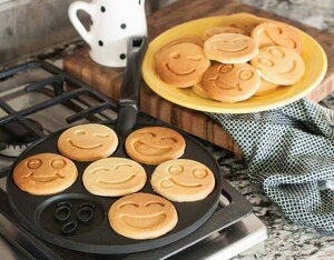 mfBbNEGA X}CtFCX pP[Lp ی^7 tCp tCp Nordic Ware Smiley Face Pancake Pan 01920