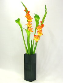 ベーシック／スモーク色（黒色透明）四角柱S型（高さ298mm×横幅・奥行104mm）アクリル・フラワーベース・花器・花瓶