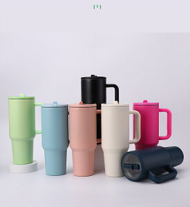 タンブラー プレゼント ストロー付き 蓋付き 大容量 ステンレス 二重構造 真空断熱 保温 保冷 おしゃれ ドライブ 車 900ml 1200ml 1L 1リットル結露しない コーヒータンブラー 熱中症 スリムクエ